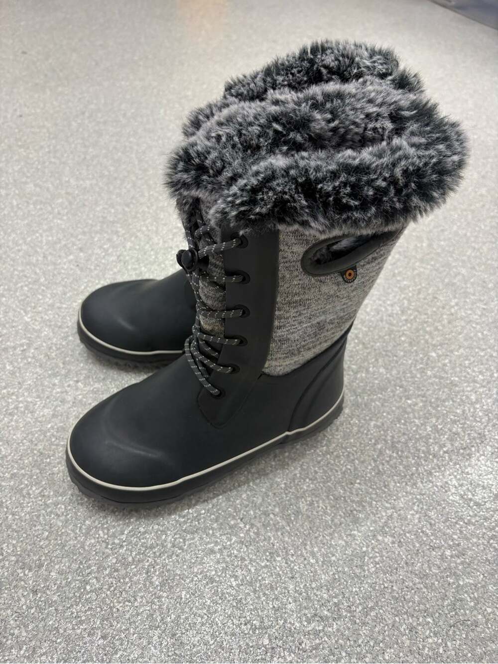 Bogs Youth  Arcata II Dash waterproof insulated winter boots size 4